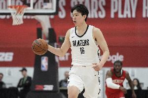 队记:杨瀚森被称“小约基奇”绝非浪得虚名 球队管理层没看走眼 队记:杨瀚森被称“小约基奇”绝非浪得虚名 球队管理层没看走眼