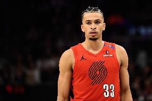 顶级3D！卡马拉半场三分4中2&防守影响力拉满 贡献8分5板3助