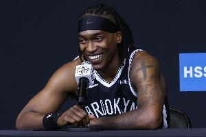 难阻失利!曼恩11投8中得到21分6板 得分全队最高 难阻失利!曼恩11投8中得到21分6板 得分全队最高