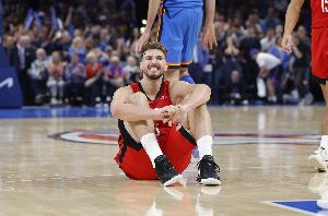 乌度卡:申京从欧锦赛的表现中获得了信心 他乐于传球无所不能 乌度卡:申京从欧锦赛的表现中获得了信心 他乐于传球无所不能