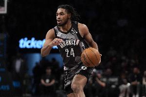 表现一般!托马斯20中6&三分7中2拿到19分 另有1板3助1断 表现一般!托马斯20中6&三分7中2拿到19分 另有1板3助1断